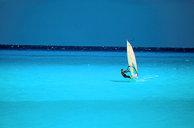 cancun-windsurfing